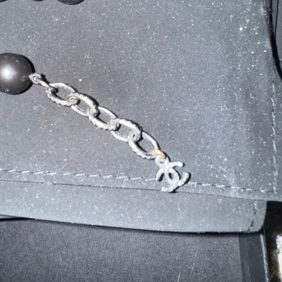 CHANEL PEARLS Choker Black Beaded Enamel Map CC Charm Necklace - Picture 8 of 10